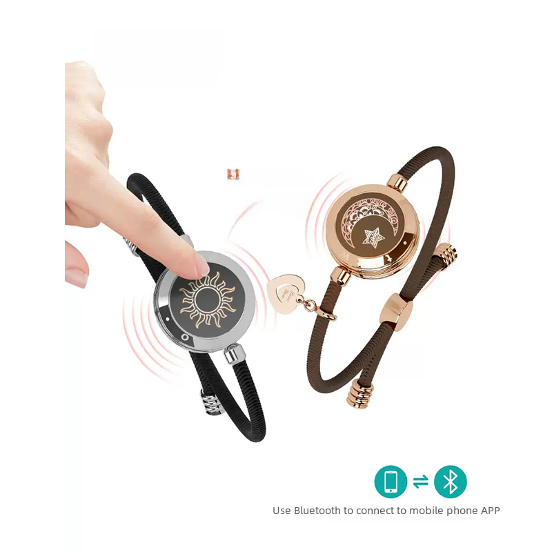 Totwoo: The Smart Love Bracelet